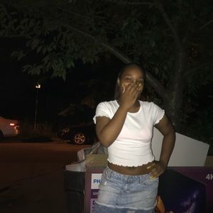 Meet your Posher, Latisha